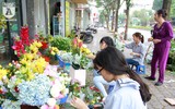 Hoa tươi, quà tặng đắt hàng ngày Quốc tế Phụ nữ 8-3